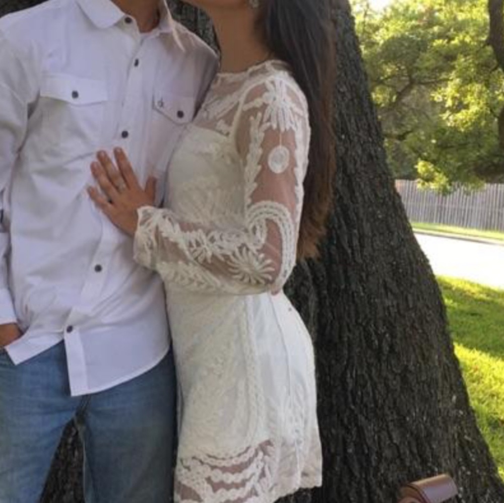 White lace  long sleeve dress